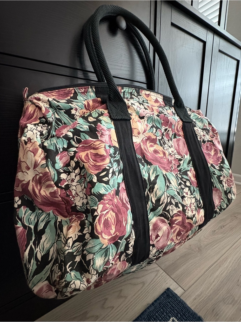 Vintage Style Floral Weekender Tote Bag in Pink and Black - Picture 5 of 7